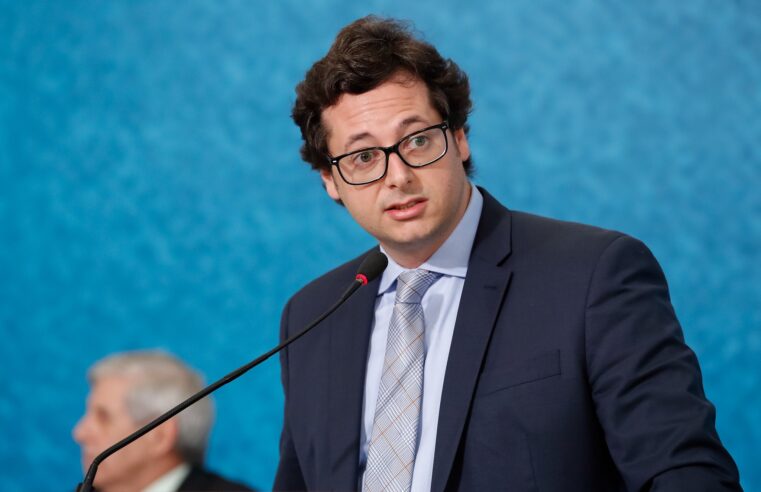 ‘Prefiro Lula’; ‘Ela vai ser destruída’: entenda falas de Wajngarten e Cid sobre Michelle que derrubaram advogado do PL