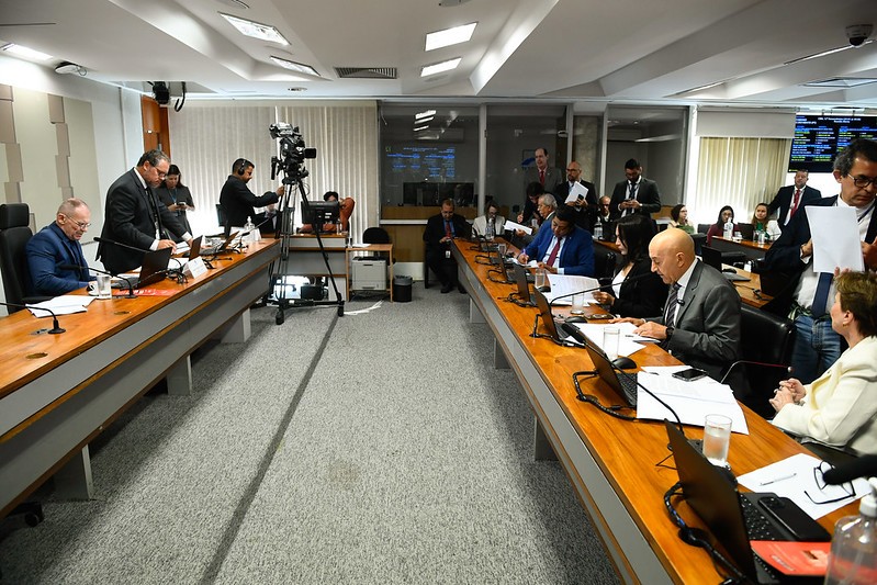 Comissão do Senado aprova texto com novas regras para licenciamento ambiental; entidades veem risco