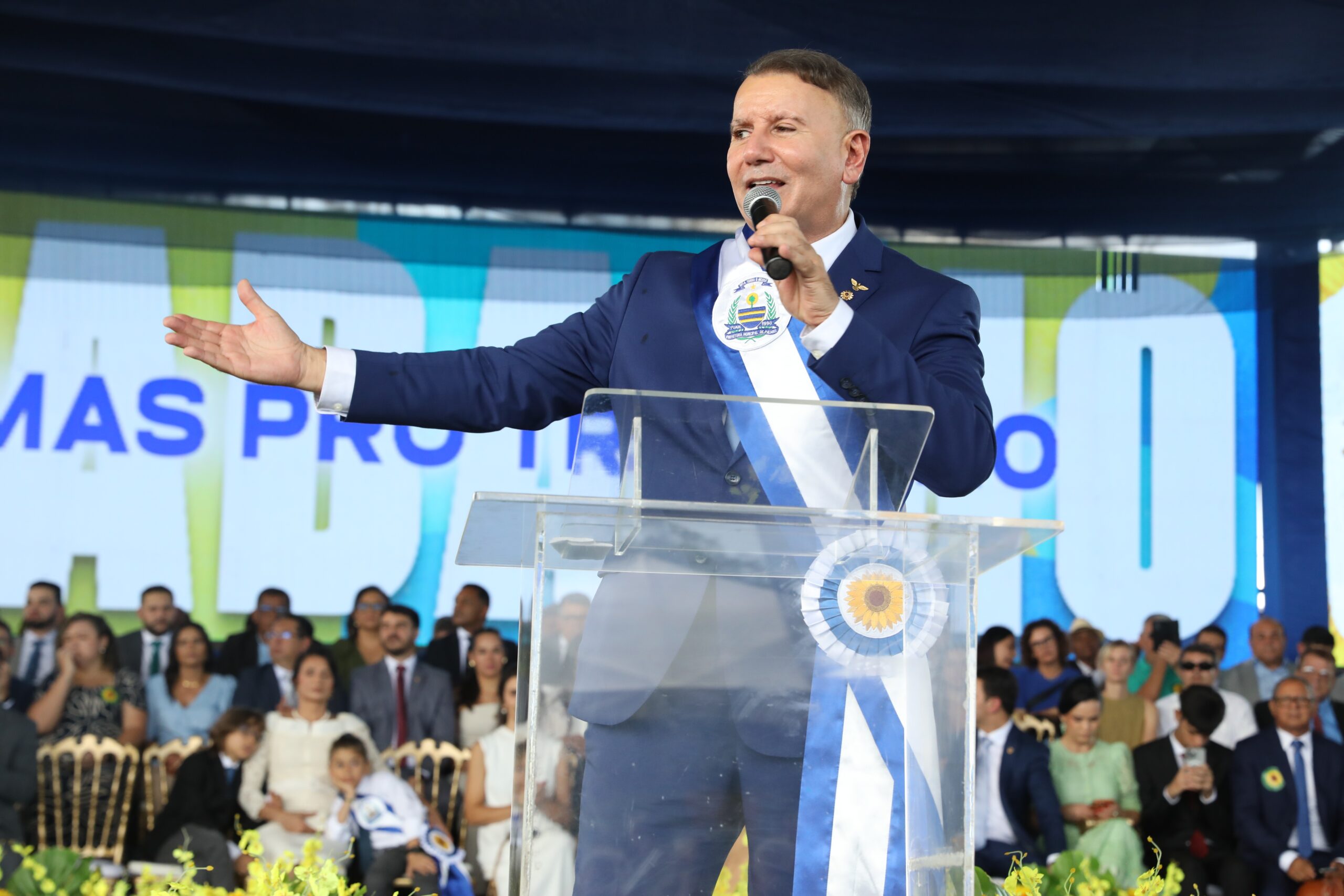 Venda de sentenças: prefeito de Palmas é alvo de buscas da PF em ação contra vazamento de operações policiais