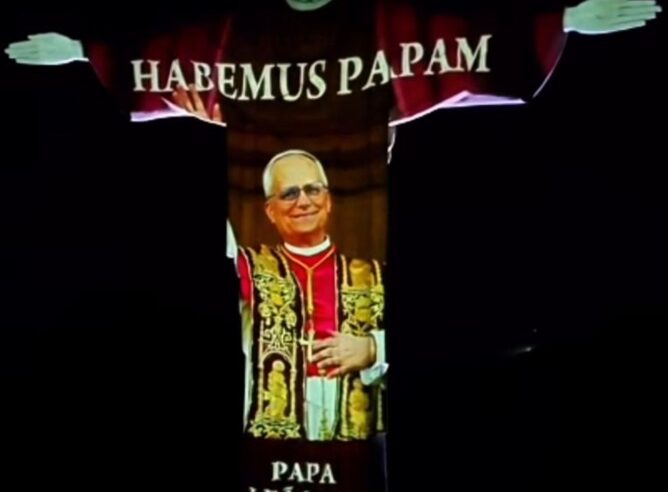 Embaixada do Brasil no Vaticano posta imagem de Leão XIV no Cristo Redentor e cita continuidade do legado de Francisco