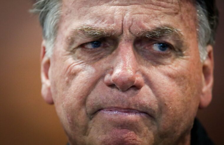 Escândalo do INSS: Bolsonaro grava vídeos com aposentados e mira associações e sindicatos