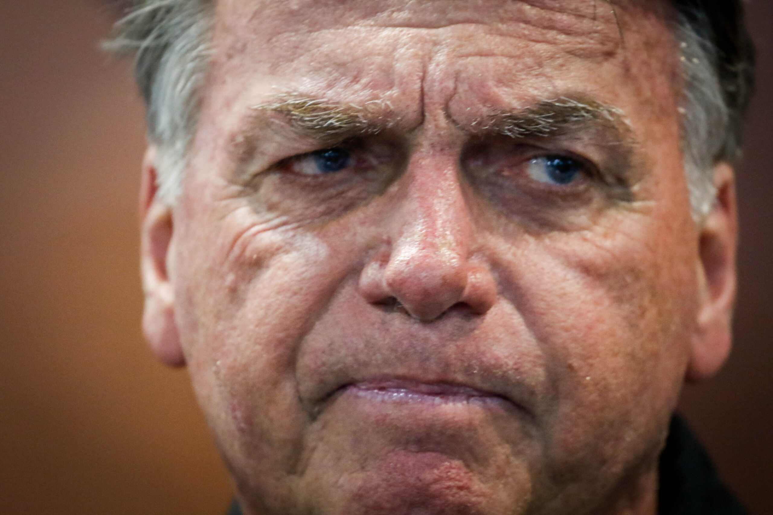 Escândalo do INSS: Bolsonaro grava vídeos com aposentados e mira associações e sindicatos