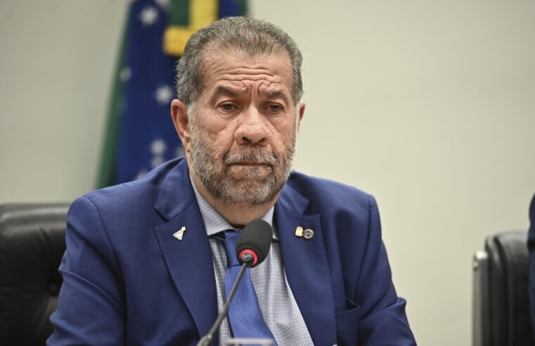 Aliados no PDT recomendaram que Lupi deixe o cargo; no Planalto, saída é dada como certa