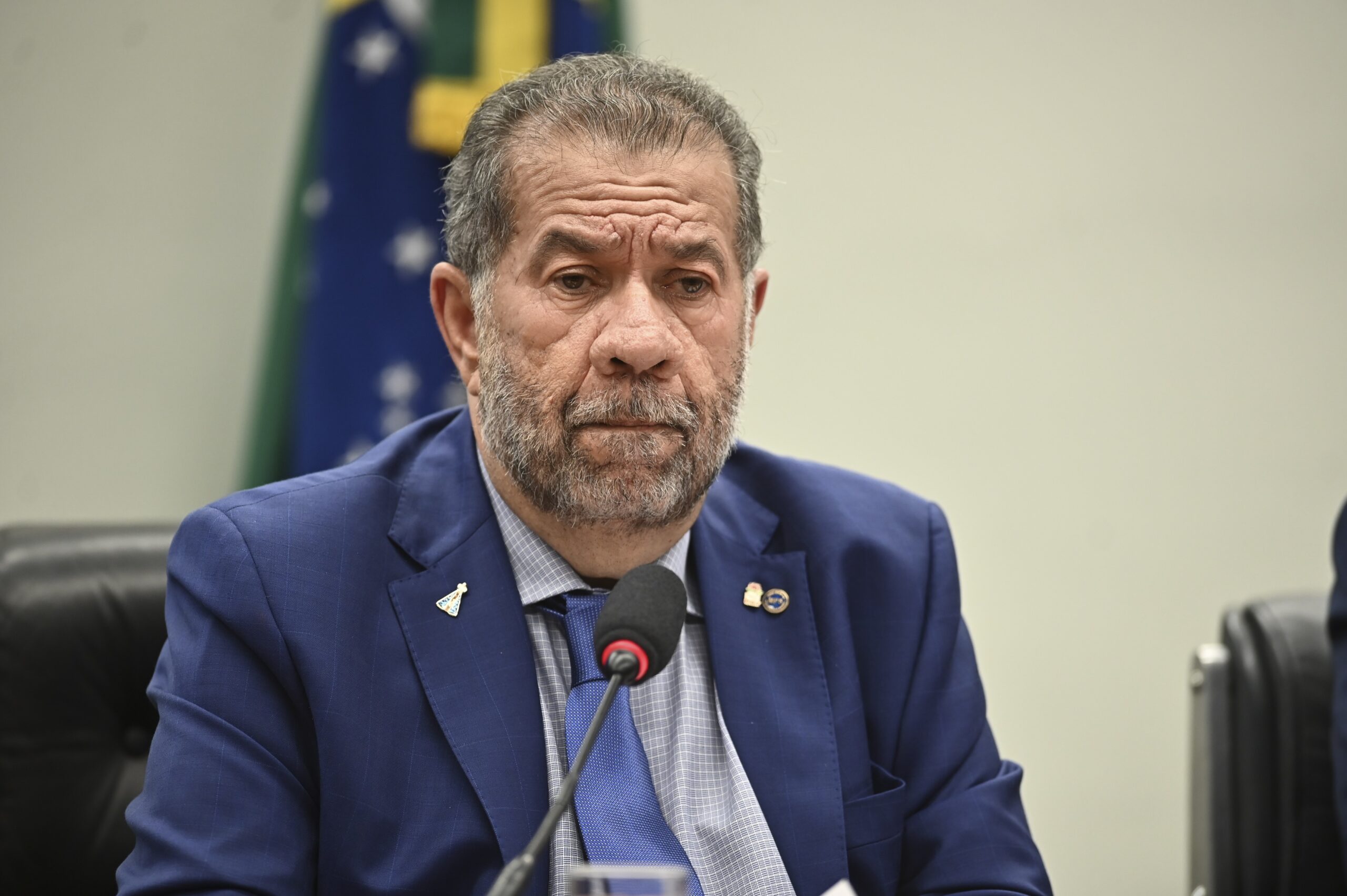 Após saída de Lupi, bancada do PDT na Câmara decide deixar base aliada ao Planalto e diz que será ‘independente’