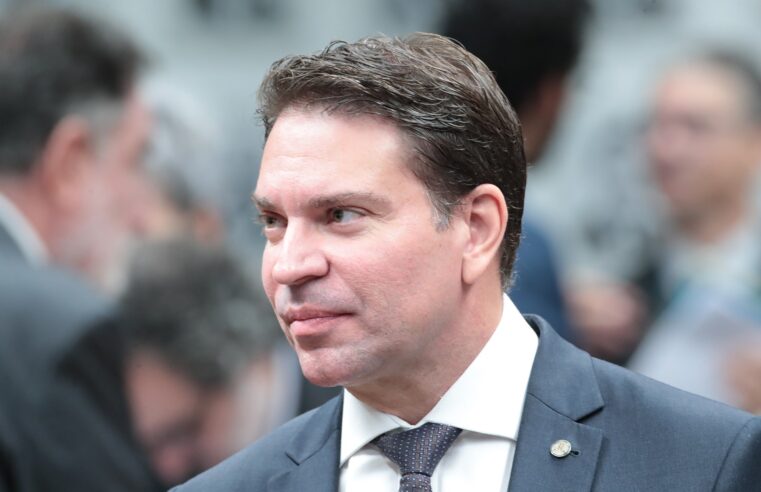 Motta comunica STF sobre decisão da Câmara que suspende processo contra Ramagem por tentativa de golpe