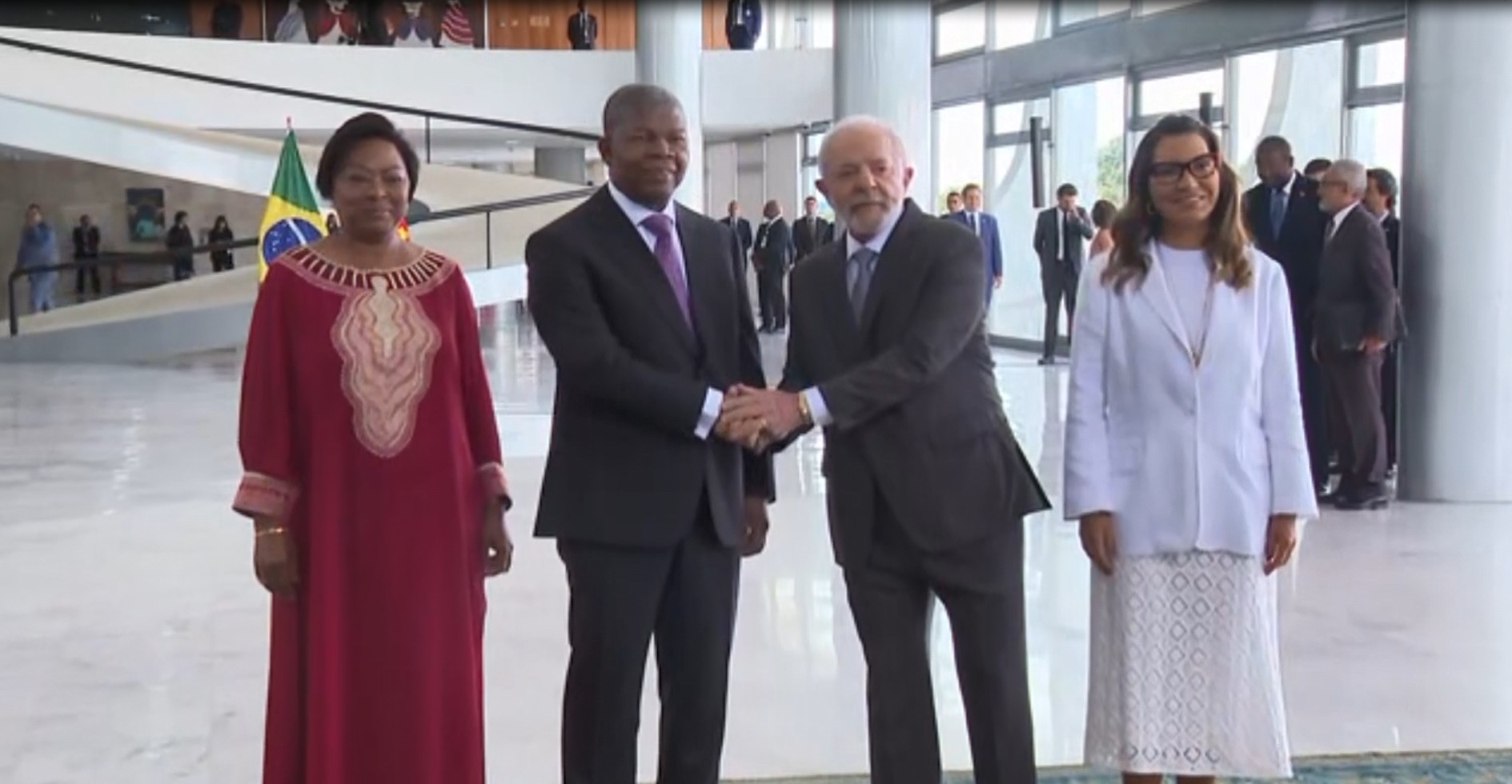 Lula recebe presidente de Angola no Palácio do Planalto