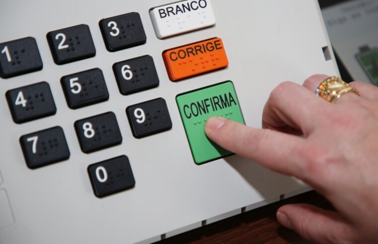 CCJ do Senado aprova fim da reeleição para presidente, prefeitos e governadores