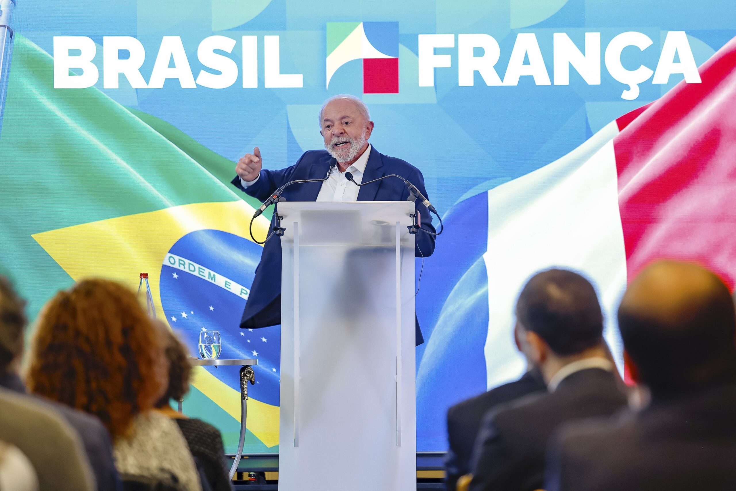 França vai investir R$ 100 bilhões no Brasil até 2030, diz Lula