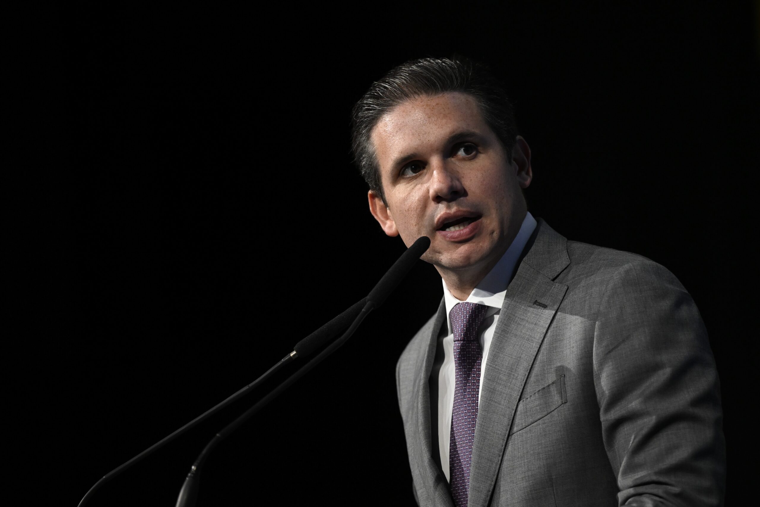 Motta não descarta pautar projeto que derruba alta do IOF e diz que decisão será tomada por líderes