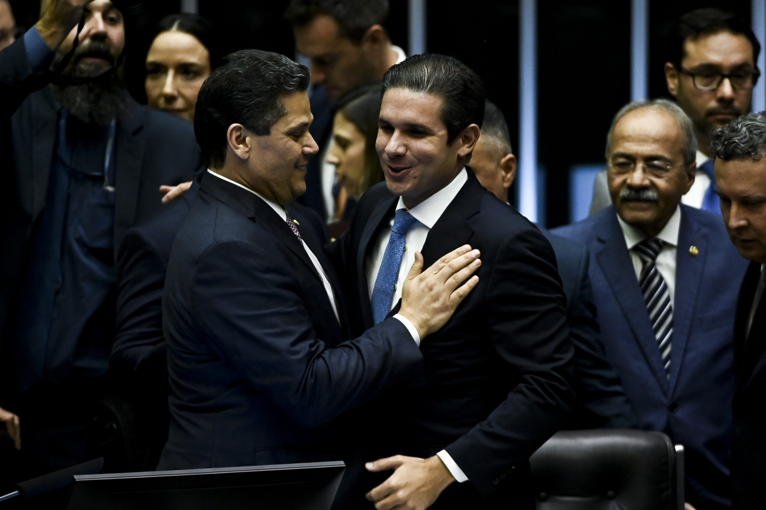 Congresso apresenta proposta que permite uso de emendas para pagamento de salários de profissionais da Saúde