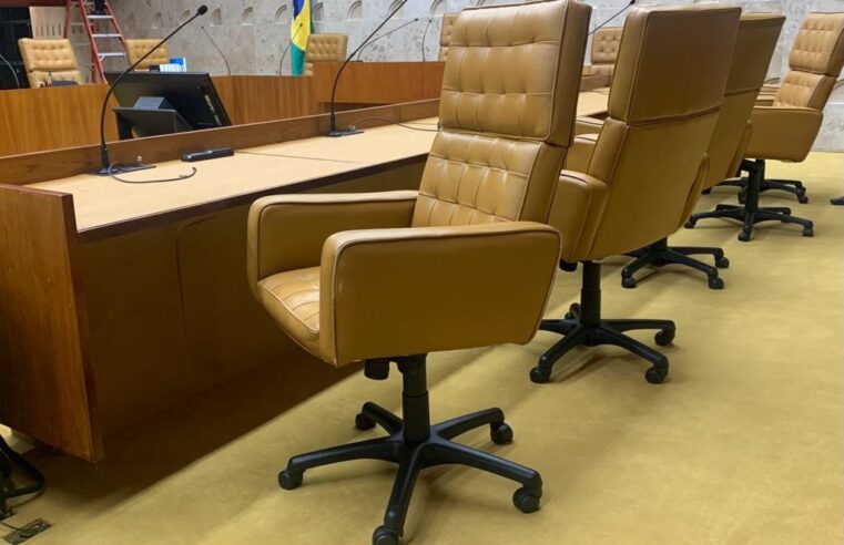 Moraes vota para condenar a 17 anos de prisão homem que sentou em ‘cadeira do Xandão’ no 8/1