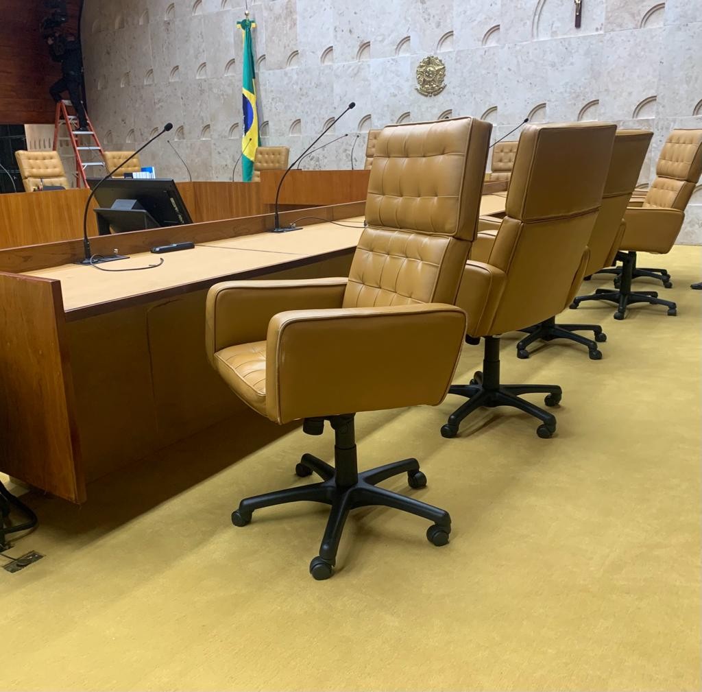 Moraes vota para condenar a 17 anos de prisão homem que sentou em ‘cadeira do Xandão’ no 8/1