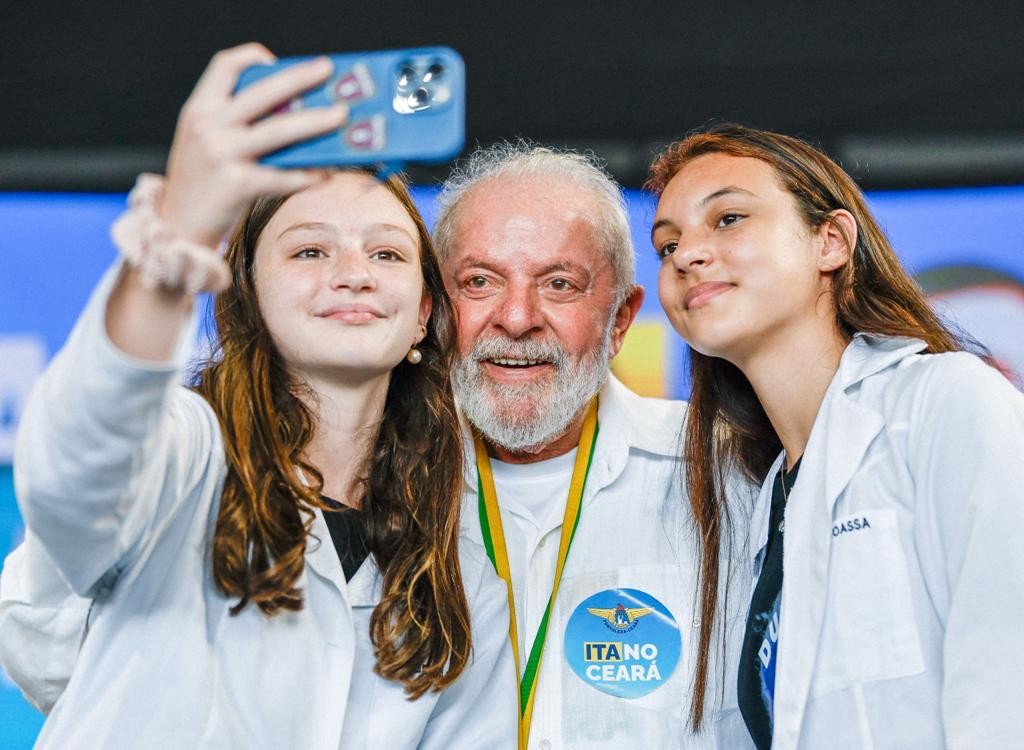 Em queda nas pesquisas, Lula ainda resiste a entrar no mundo digital para tentar recuperar aprovação