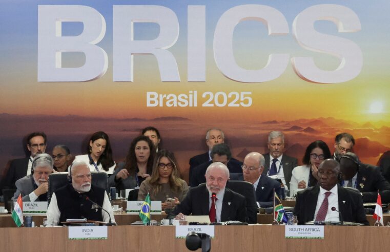 No Itamaraty, orientação é ter ‘cautela’ com ameaça de Trump de taxar quem se alinhar às políticas do Brics