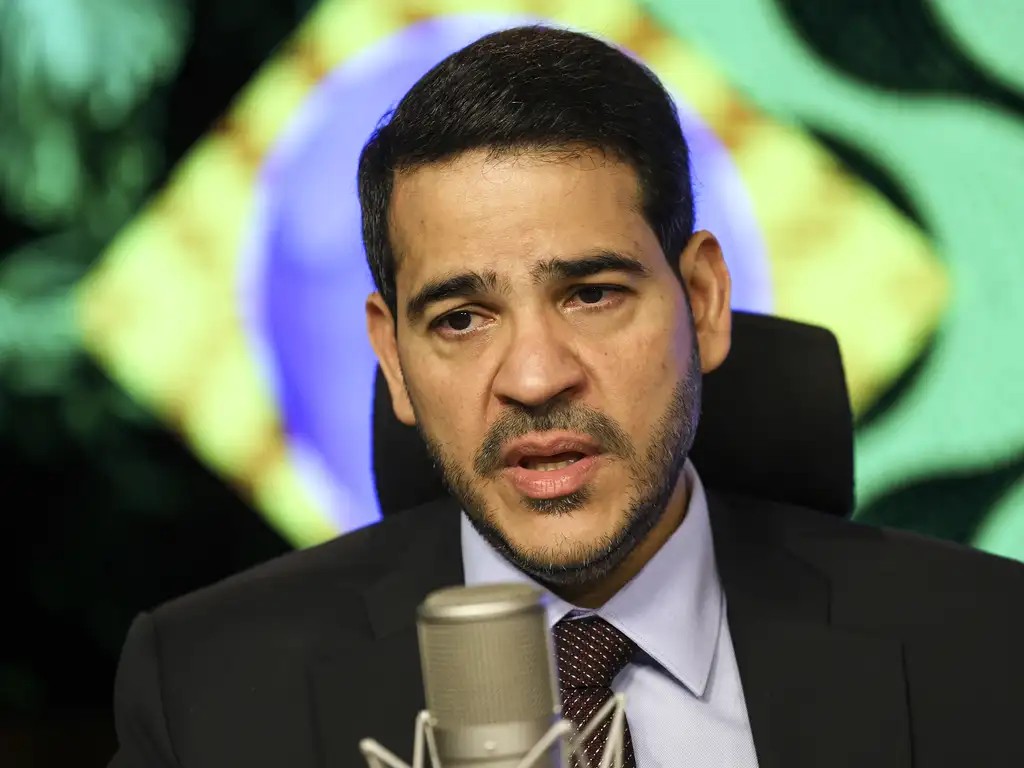 Governo vai recorrer na Justiça contra derrubada do IOF, diz AGU