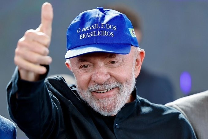 Após atrito comercial com Trump, Lula reacende batalha dos bonés: ‘O Brasil é dos brasileiros’