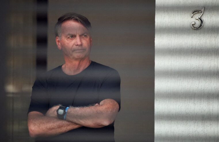 Moraes amplia monitoramento na área externa da casa de Bolsonaro