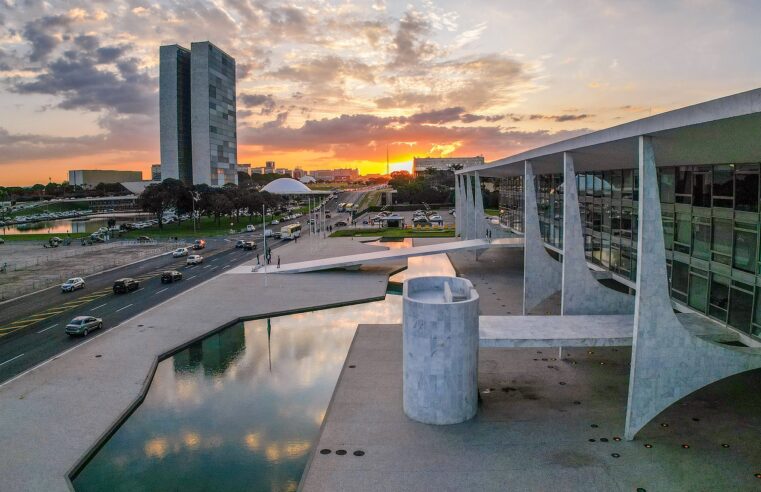 Ex-presidentes possuem benefícios garantidos pelo Estado; despesas somaram R$ 3,65 milhões no primeiro semestre