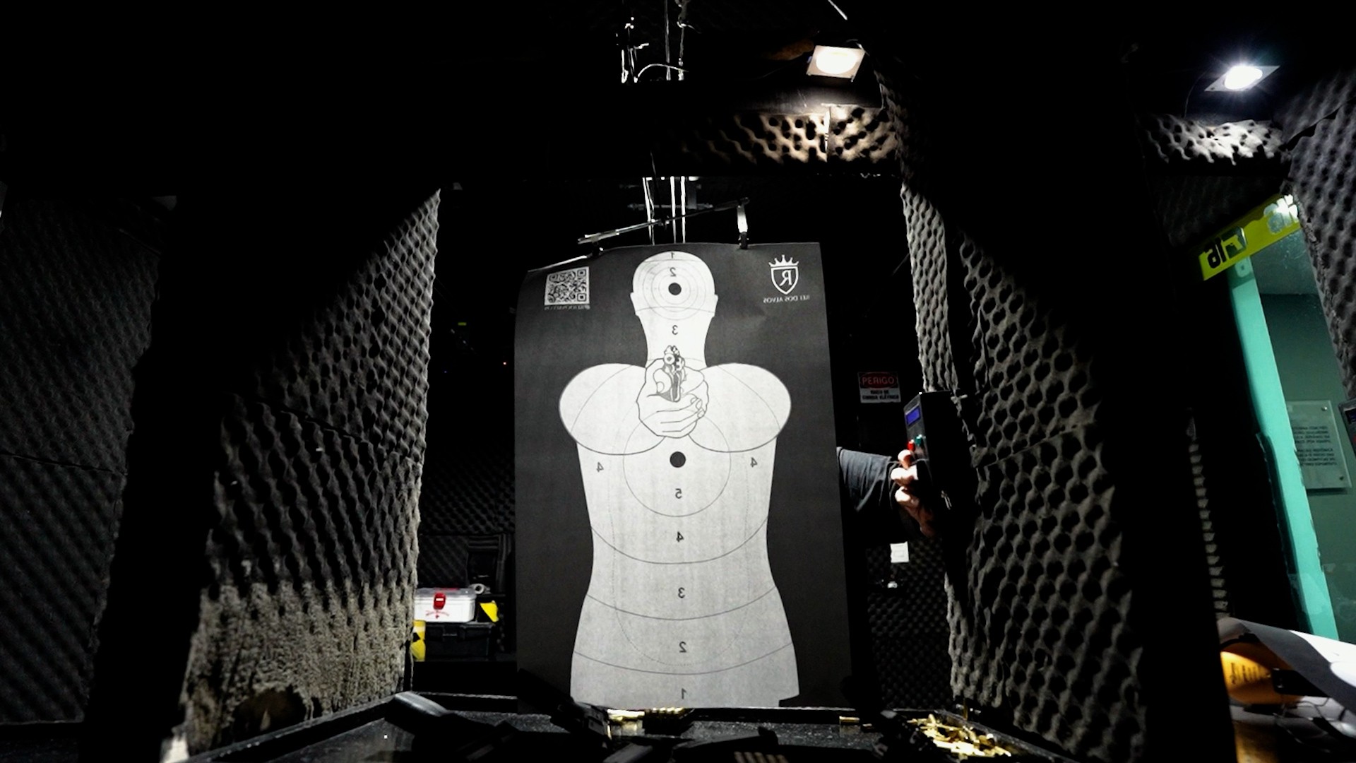 Metade das armas usadas por CACs são de uso restrito no Brasil, indica PF