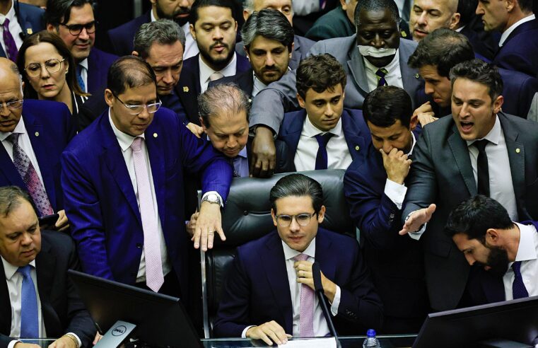 Motta vai abraçar acordo costurado com Lira para mudança de foro privilegiado, dizem aliados