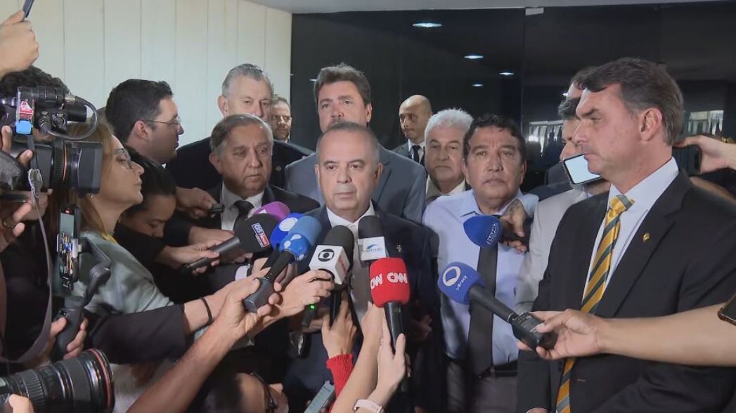 Oposição libera plenário do Senado após dois dias de ocupação