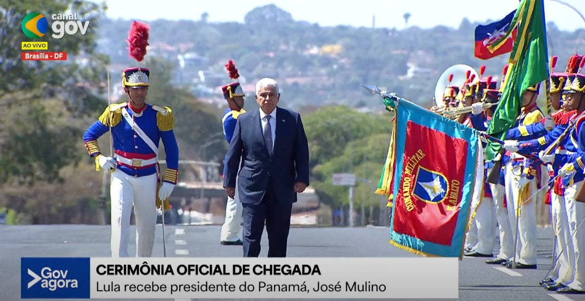 Lula recebe presidente do Panamá no Palácio do Planalto