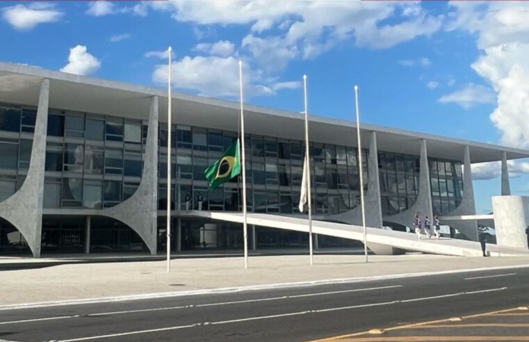 Lula lidera cenários de 1º turno e ganha vantagem no 2°, aponta Datafolha