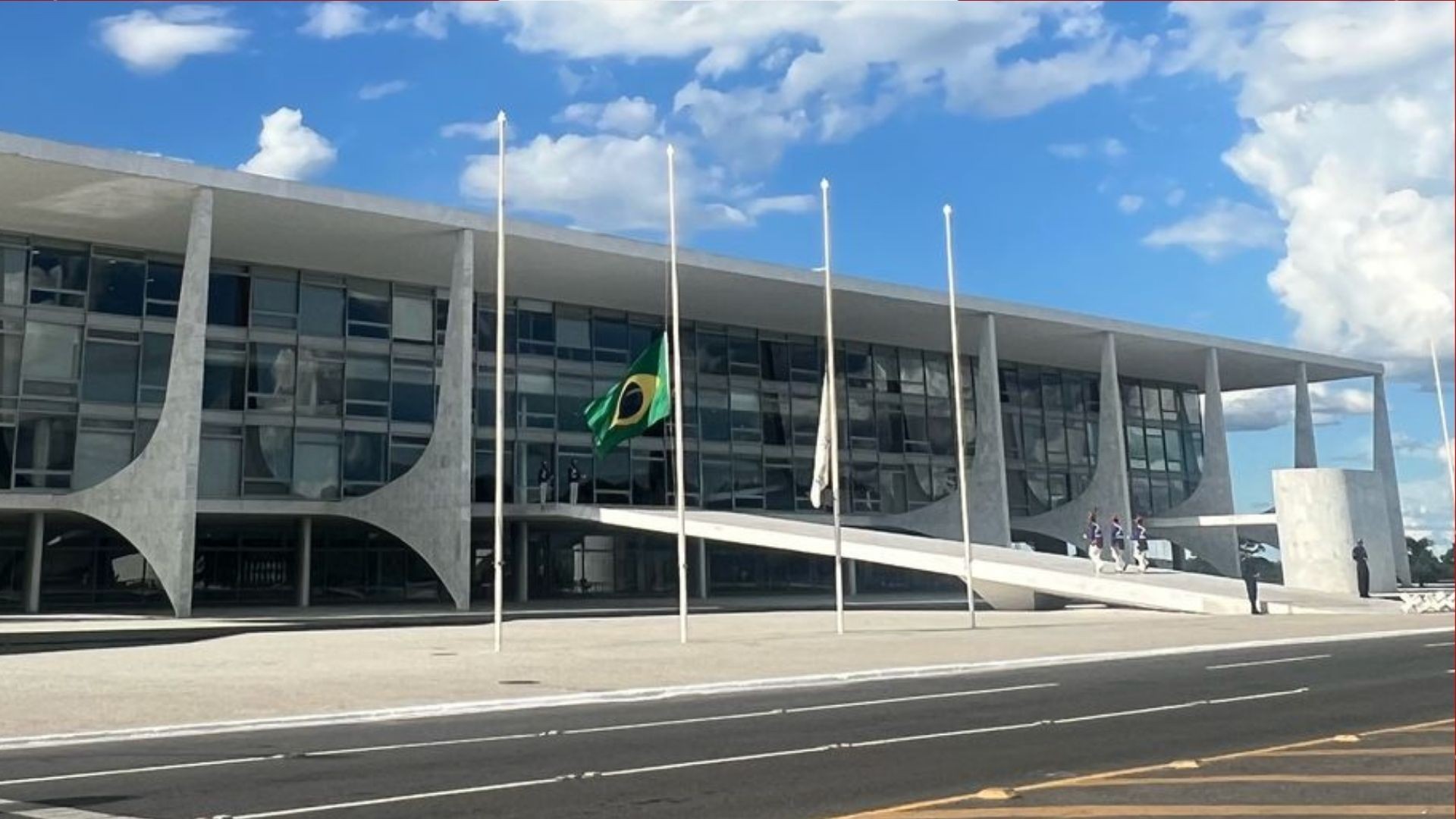 Lula lidera cenários de 1º turno e ganha vantagem no 2°, aponta Datafolha