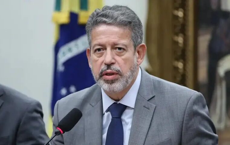 Planalto e STF veem Lira como artífice de versão radical de PEC da Blindagem