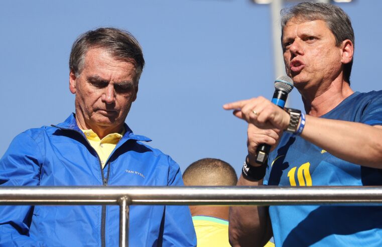 Tarcísio consegue autorização do STF para visitar Bolsonaro em prisão domiciliar em Brasília por amizade e ‘razões humanitárias’