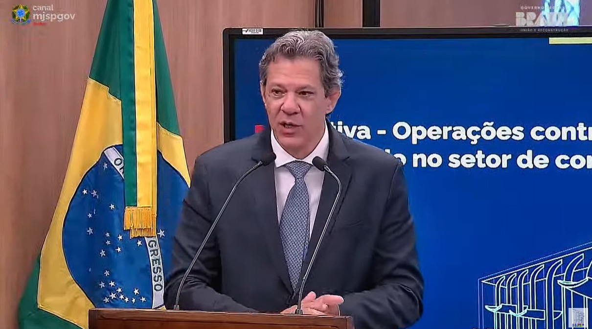 Haddad diz que megaoperação contra PCC conseguiu chegar ‘ao andar de cima’ do crime organizado
