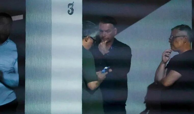 Bolsonaro em prisão domiciliar com tornozeleira: entenda a medida e quão comum a combinação é no Brasil