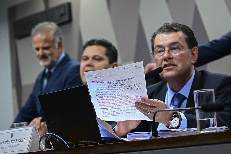 Reforma tributária: relator no Senado estende regime de nanoempreendedor para taxistas e caminhoneiros