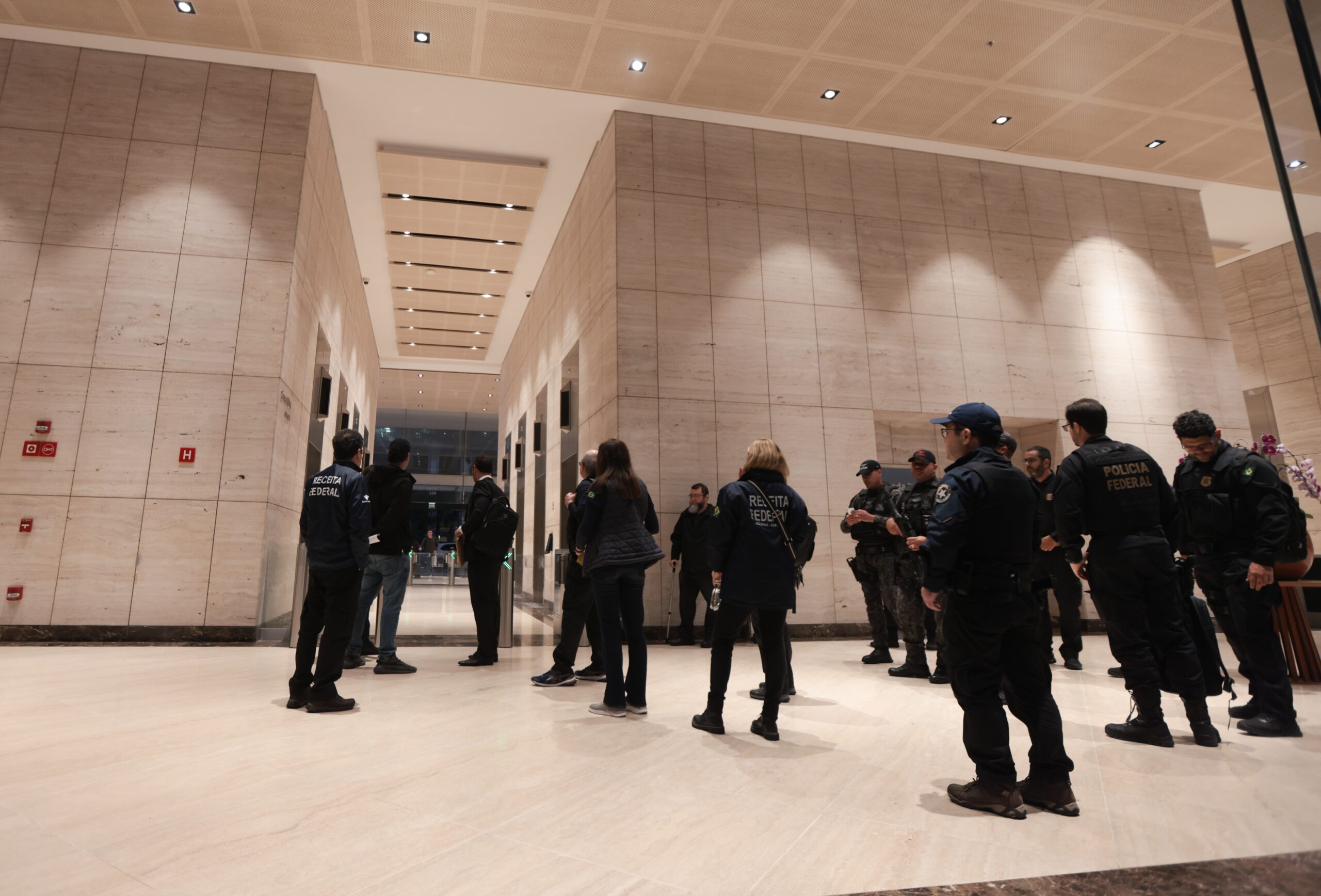 Combate ao crime organizado ganha impulso no Congresso; projetos preveem penas mais duras, proteção às eleições e cerco às milícias