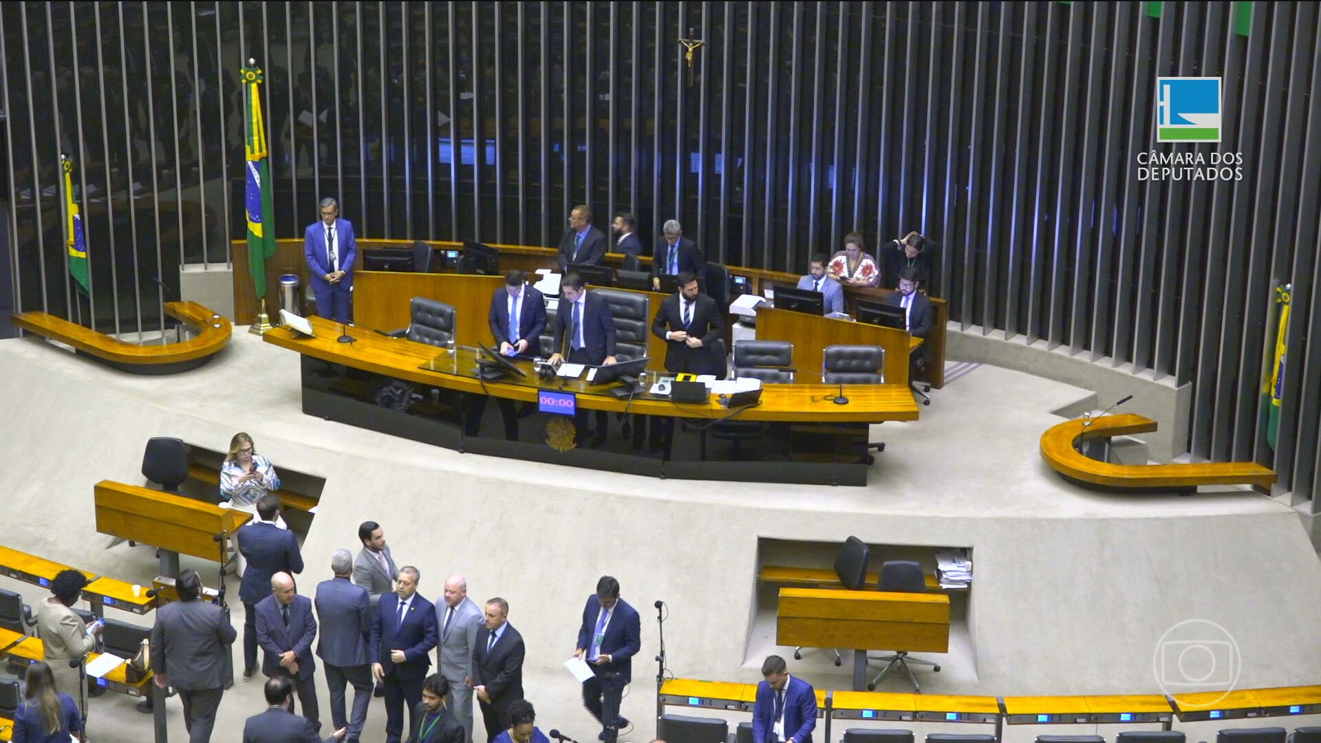 Modificada pelo Congresso, Lei da Ficha Limpa deve impor menor prazo de inelegibilidade; entenda