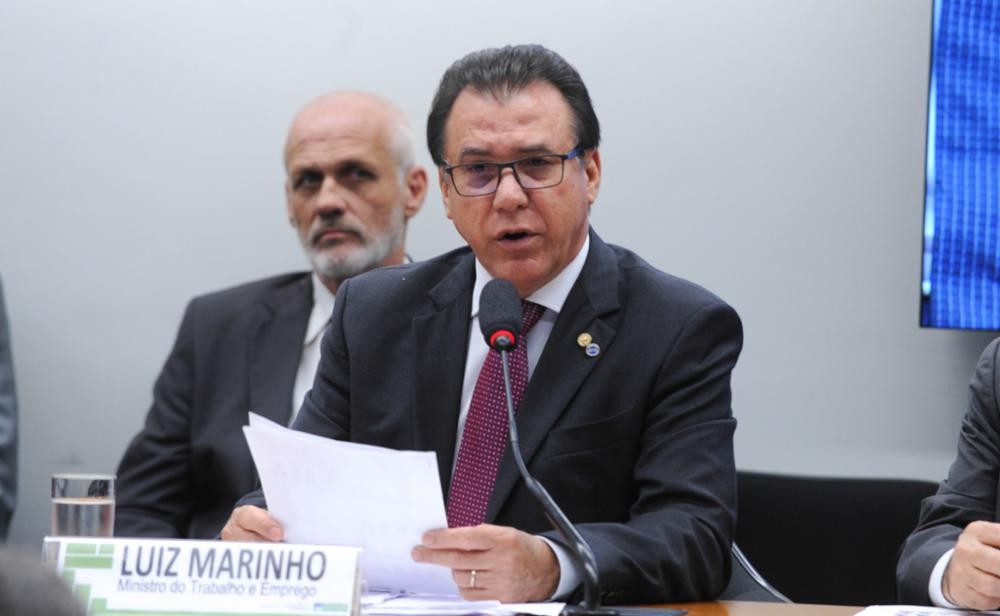 Ministro do Trabalho diz que governo apoia fim da escala 6×1 e defende ‘pressão’ sobre Congresso