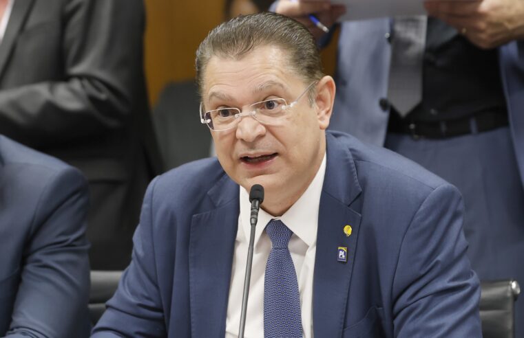 PL e ala do PT criticam encontro na casa de Temer para acertar redução de penas