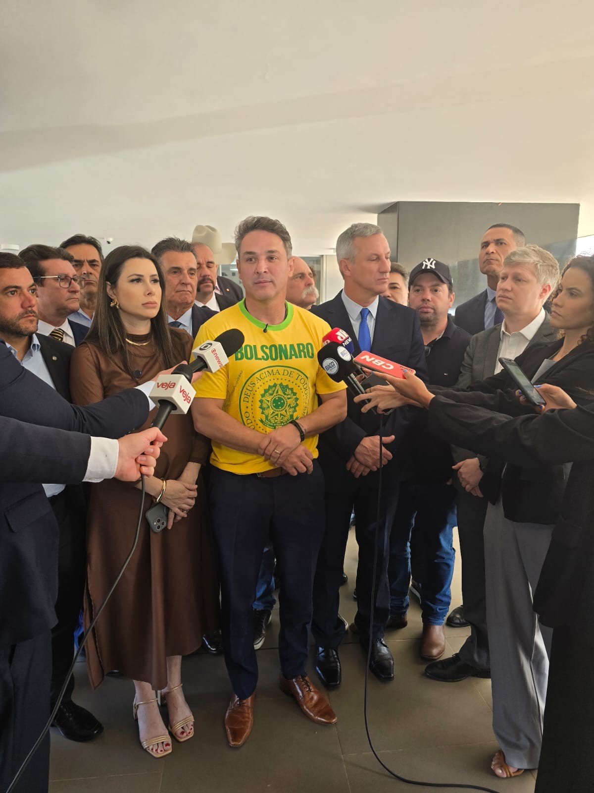 Oposição na Câmara se reúne durante pontapé de julgamento no STF e decide elevar pressão por anistia