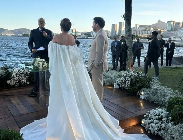 Rodrigo Maia se casa com advogada na Ilha Fiscal com shows de pagode e axé; pai, Cesar Maia, não foi