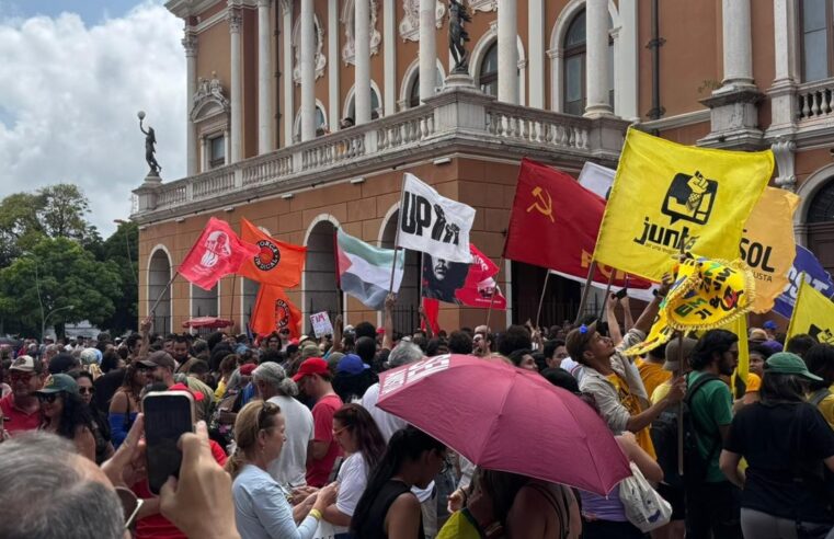Manifestantes realizam ato contra PEC da Blindagem e PL da Anistia em Belém