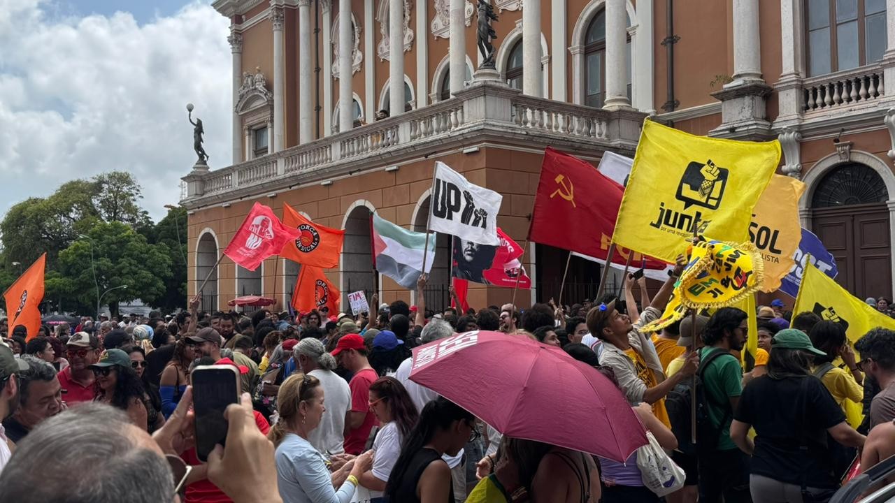 Manifestantes realizam ato contra PEC da Blindagem e PL da Anistia em Belém