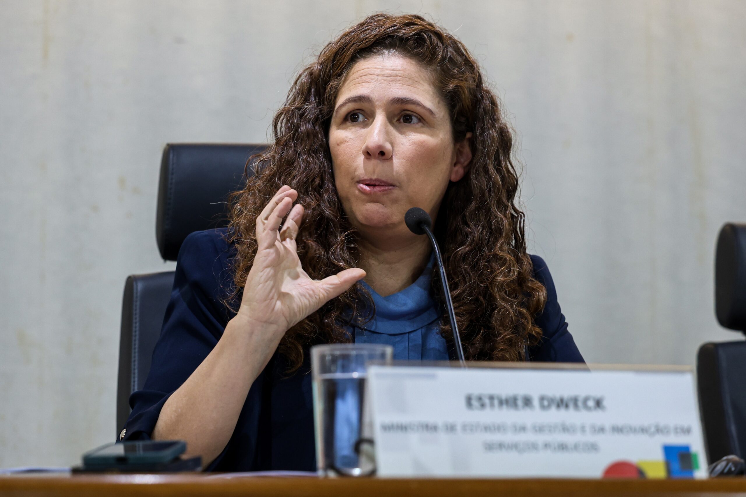 ‘Não tem previsão’, diz Esther Dweck sobre novo CNU em 2026; governo deve chamar excedentes