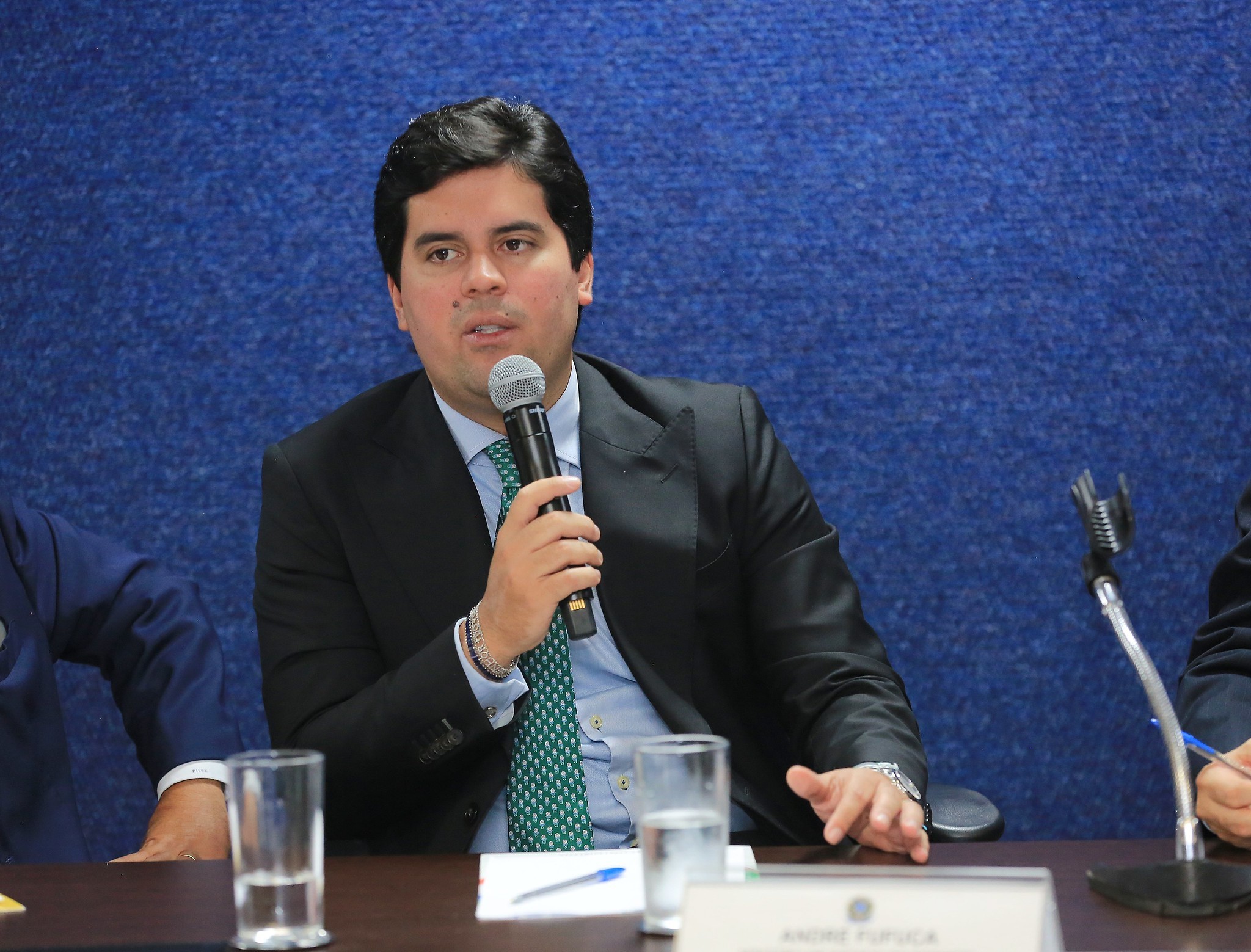 Após anunciar permanência no governo, ministro dos Esportes, André Fufuca, é afastado do Progressistas