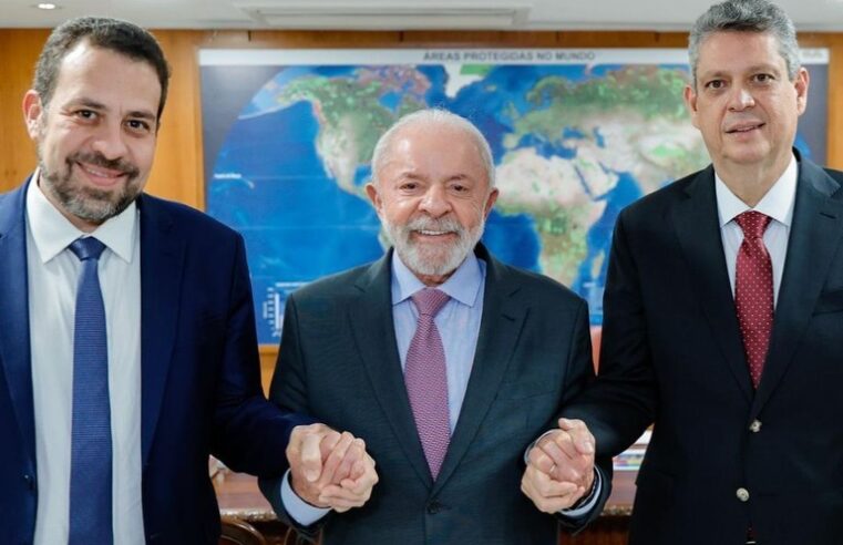 ‘Colocar o governo na rua’ e melhorar relação com trabalhadores de app; as missões que Lula deu a Boulos no Planalto