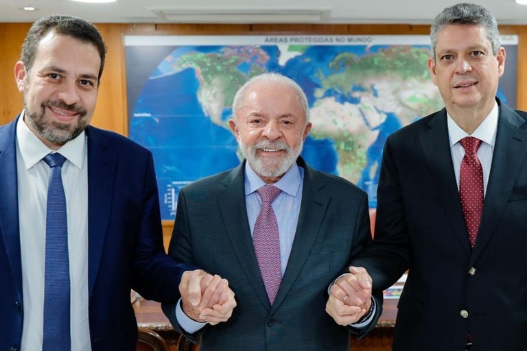 ‘Colocar o governo na rua’ e melhorar relação com trabalhadores de app; as missões que Lula deu a Boulos no Planalto