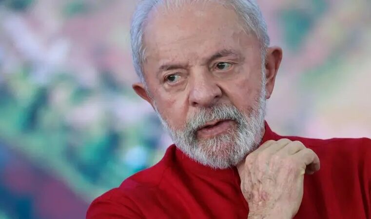 Lula reclama de vazamento de reunião com ministros do STF e evita discutir sucessor de Barroso; pressão por Pacheco aumenta