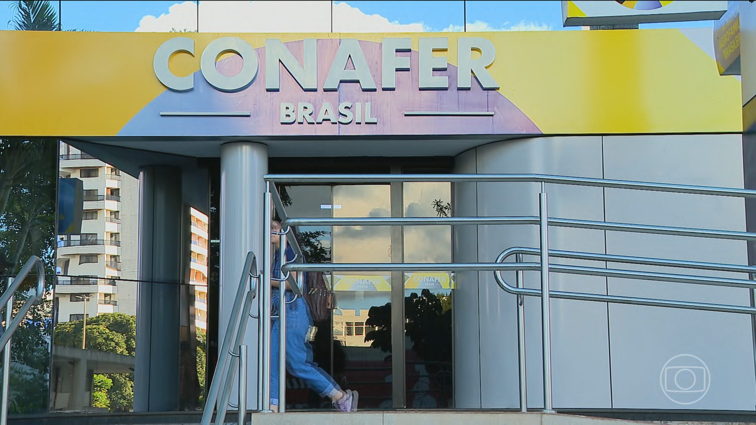 Entidade repassou dinheiro a empresas do assessor de seu próprio presidente; Coaf aponta suspeitas em transferências