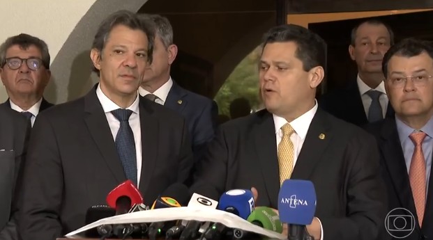 Haddad diz que discutiu com Alcolumbre recuperar parte da MP que aumenta arrecadação