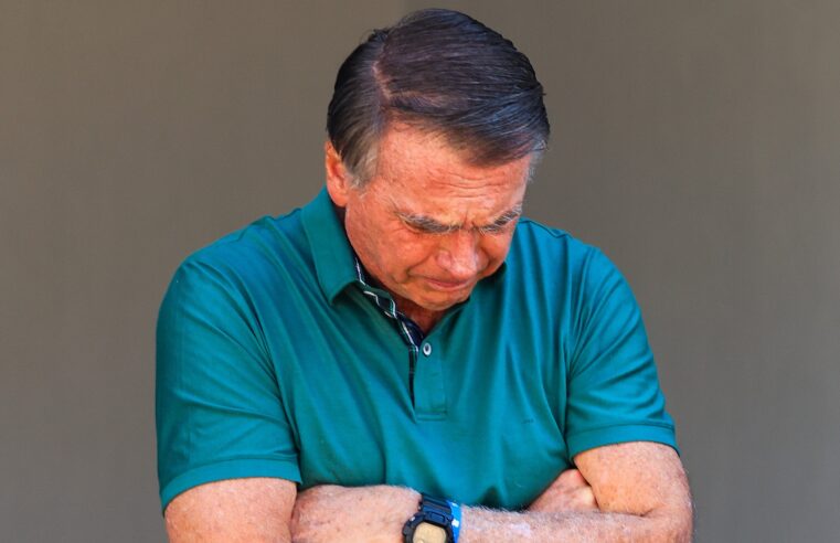 Aliados e investigadores avaliam que Bolsonaro deve fazer escala na prisão antes de ir para domiciliar