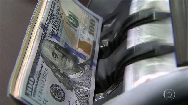 BC: déficit das contas externas sobe 21% até outubro; investimento estrangeiro também avança